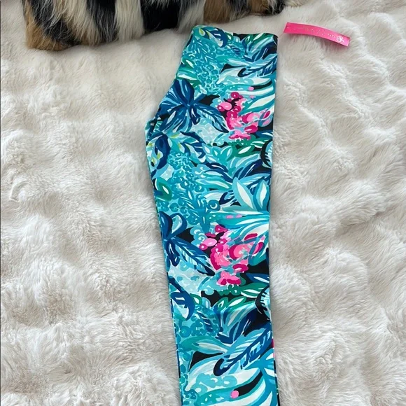 Lilly Pulitzer Kids Leggings - Picture 4 of 6